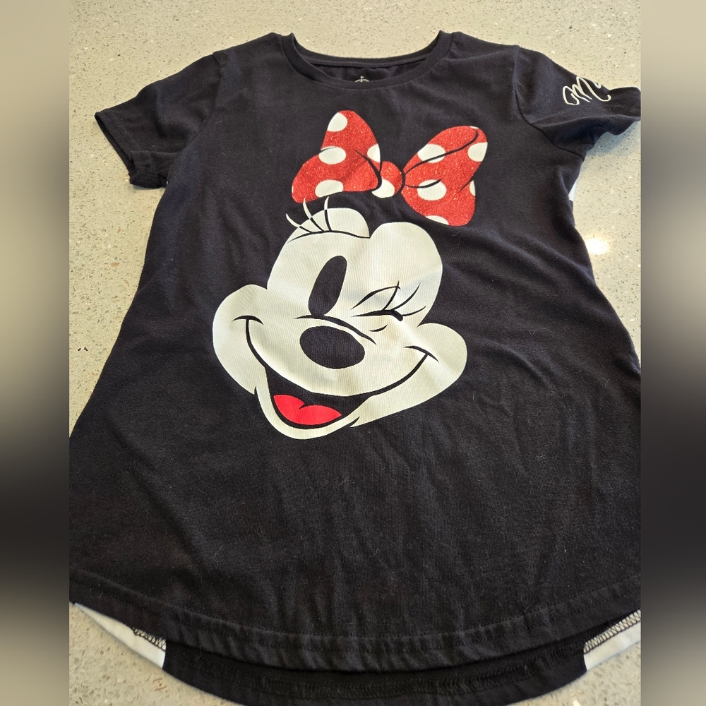 Disney Black and Red Mickey Mouse Graphic Women's Top; size small